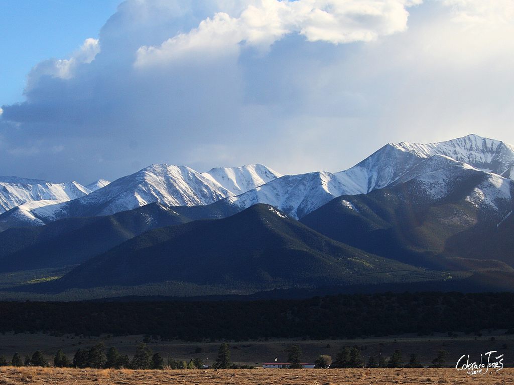 First snow of the winter covers mountains near Buena Vista in Colorado, USA